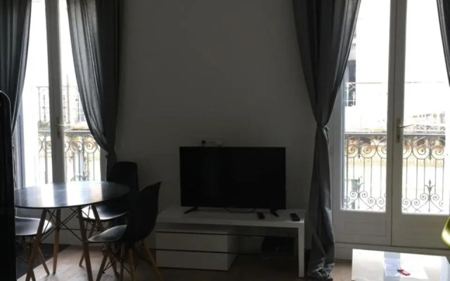Charmant appartement hyper centre Comédie