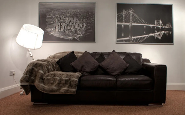 Central Suite - Simple2let Serviced Apartments