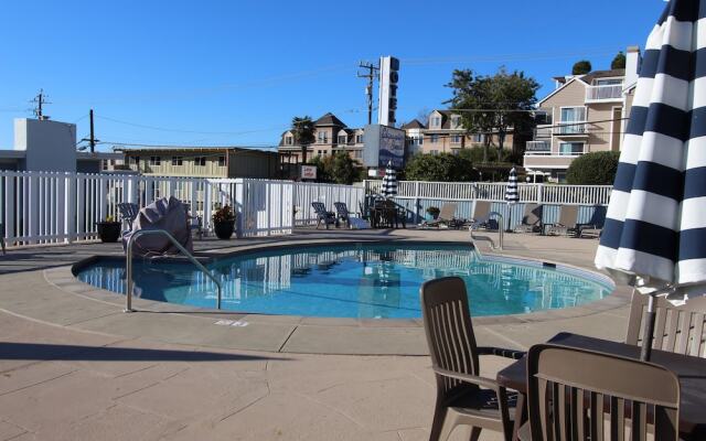 Edgewater Beach Motel