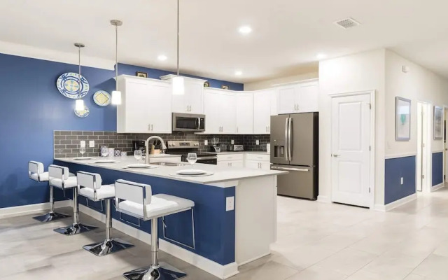 Greenview 8BR Home Private Theater Pool/spa/games