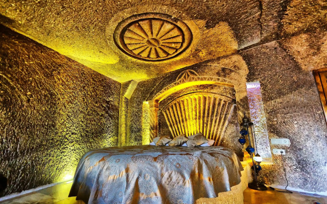 Empire Cave Hotel