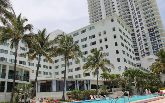 Deluxe Private Studios at the Casablanca