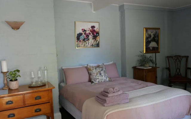 The Rabbit Hole Inn at Harvest Home