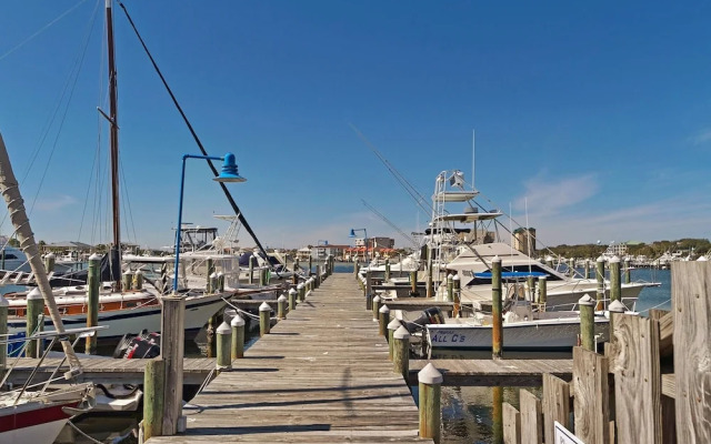 8226 is an upstairs pet friendly studio located in Sandpiper Cove by RedAwning