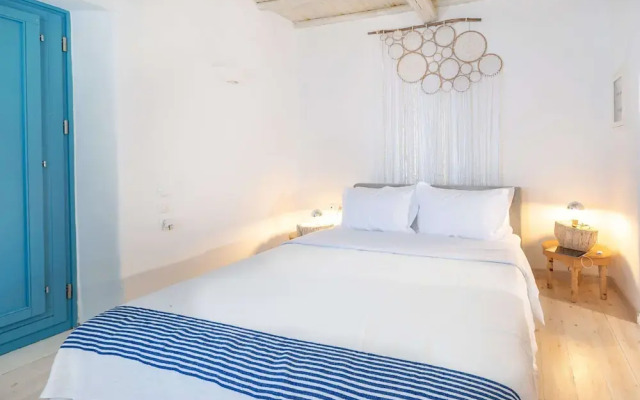 Karkos Beachfront Villa  Private pool