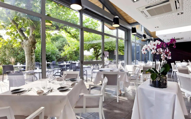 Logis Hostellerie St Germain