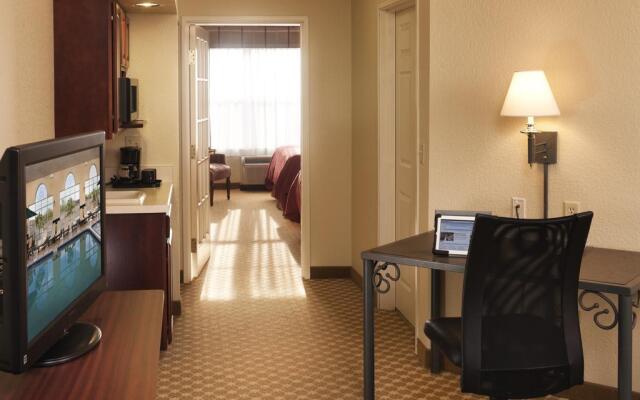 Country Inn & Suites by Radisson, Milwaukee West (Brookfield), WI