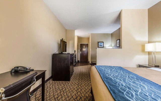 Comfort Inn & Suites Crystal Inn Sportsplex