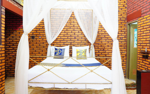 Hotel O Holy HomestayNearWisata Kopi Desa Tamansari – Guest Rooms – Licin