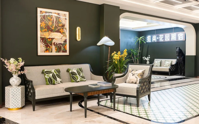 Vishan Garden Trendy Hostel