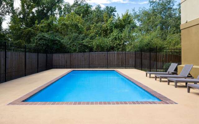 Microtel Inn & Suites by Wyndham Houma