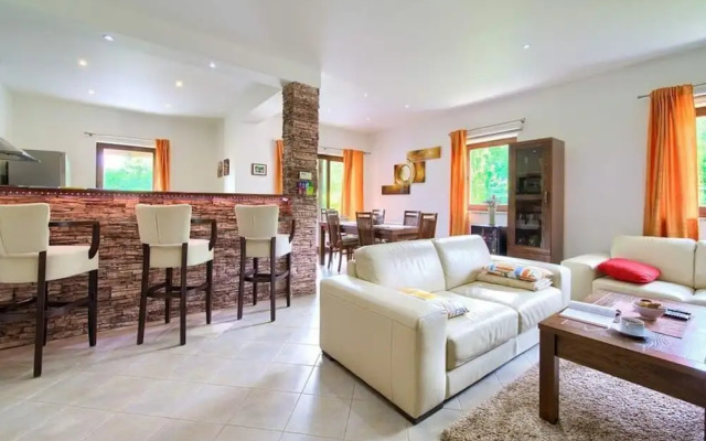 Villa Tara With a Beautiful Heated Pool