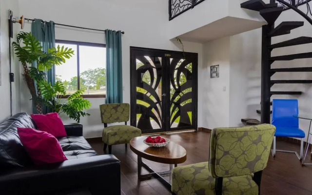 Country Hills Las Lajas