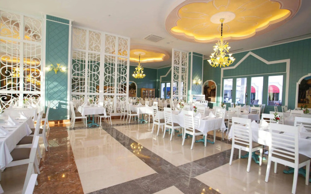 Quattro Beach Spa & Resort Hotel