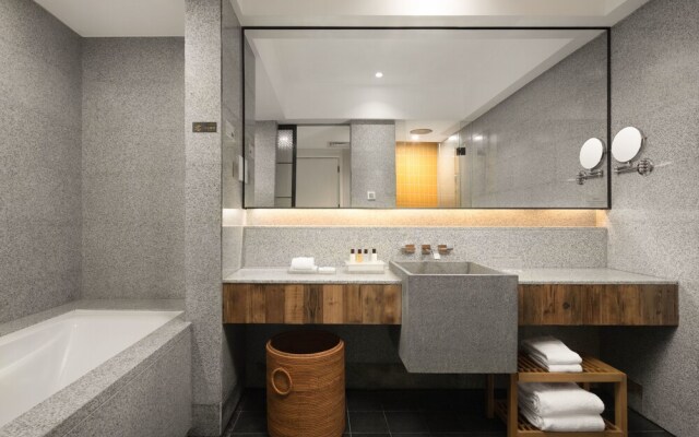 QI Hotel