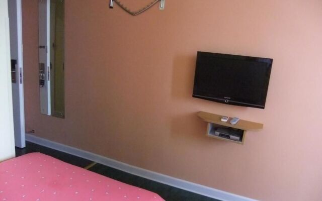 Home Inn Hotel