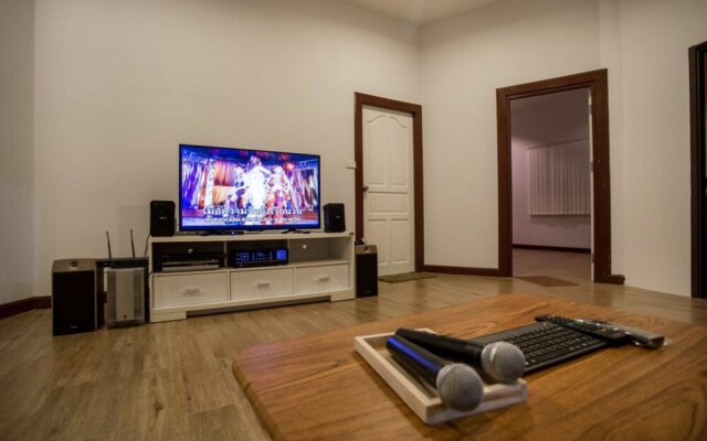 Ban Pak Hua Hin Pool Villa