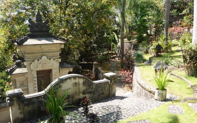 Gunung Paradis Retreat