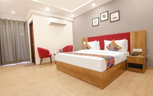 Saltstayz Select - Huda City Center