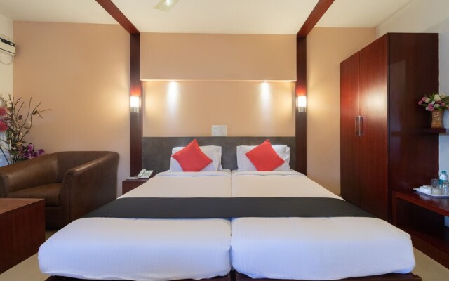 OYO 19377 Falnir Palace