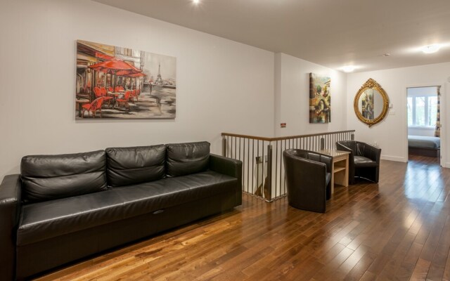 LMVR - LuxApt 3 - 7 bedrooms 2 bathrooms