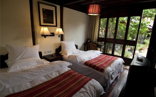 Lijiang Shuhe Phoenix Court Inn