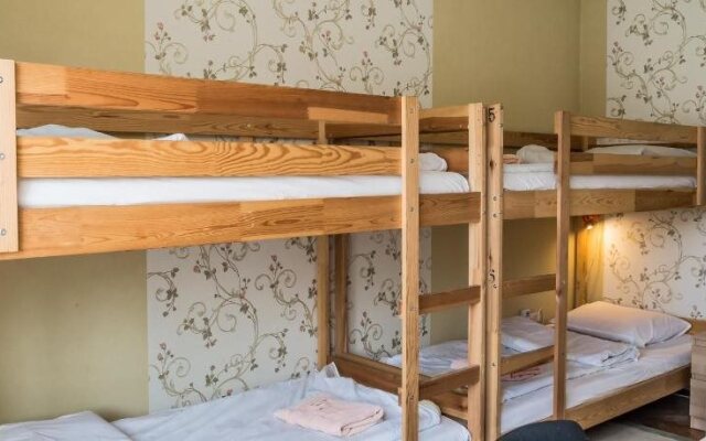 Akteon Lindros Hostel