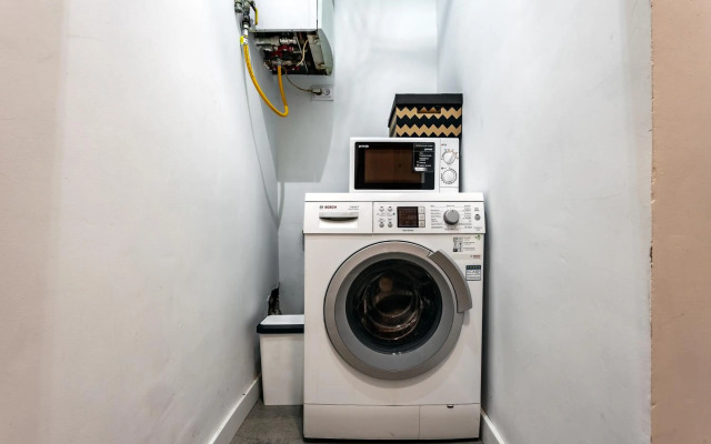 Valova 13, small studio