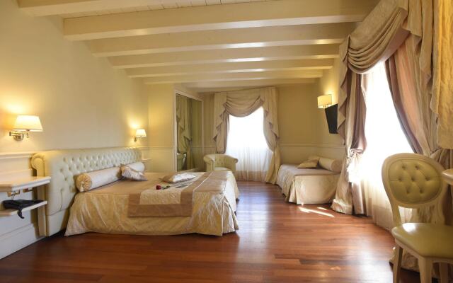 Suite Hotel Santa Chiara