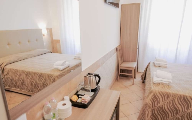 Hotel Alex Square
