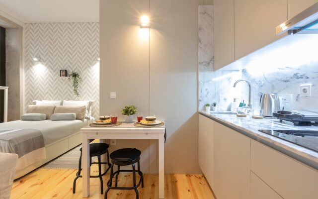 Sol Modern Studio at Batalha Metro