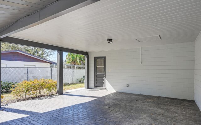 Mid-century Modern Lakeland Retreat w/ Smart TV!