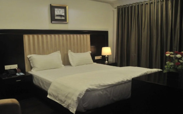 Fabhotel Prime Dev Aadi
