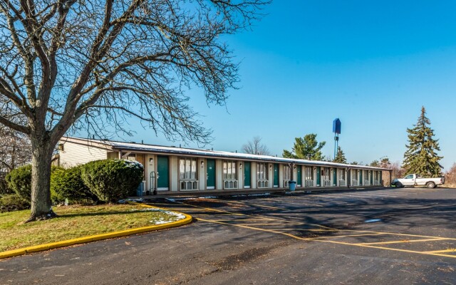 OYO Hotel Wadsworth OH I-76