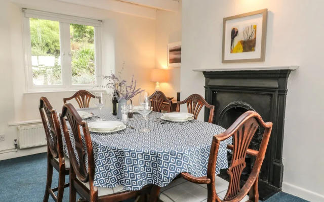Clamoak Cottage