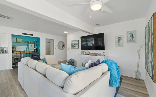 Hazel Mae's Hideaway