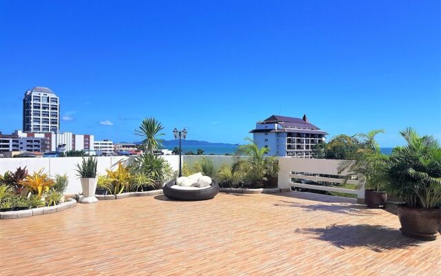 Fantastic sea Pool Views With Huge Terrace at Paradise Condominium Jomtien