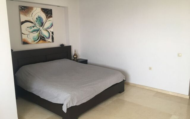 Spacious Comfortable Villa Ref T72024