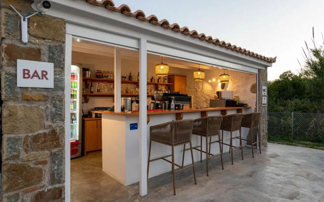 Abeloessa Methonian Hospitality