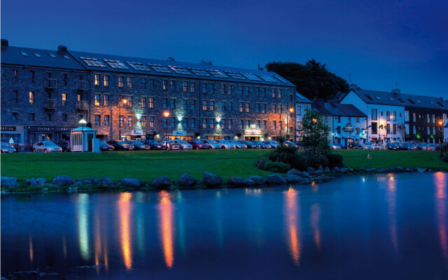 Westport Coast Hotel