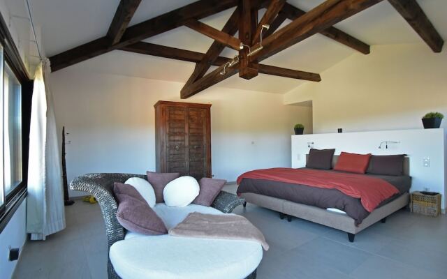 Luxury villa in Preixan with a view of Carcassonne