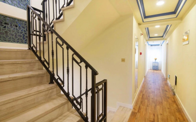 L.River Boutique Inn