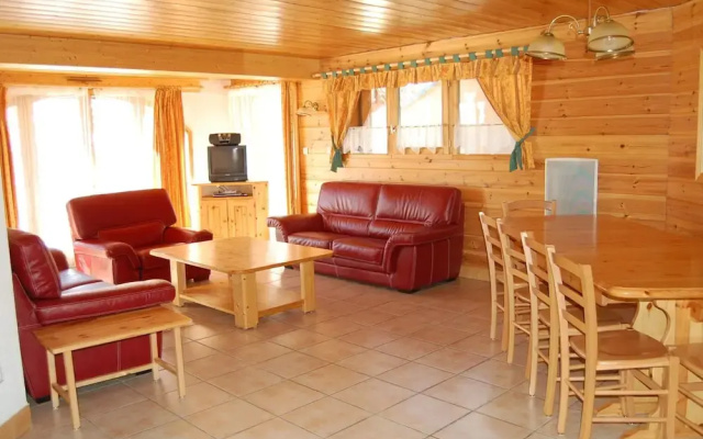 Spacious Holiday Home Near Center of Champagny