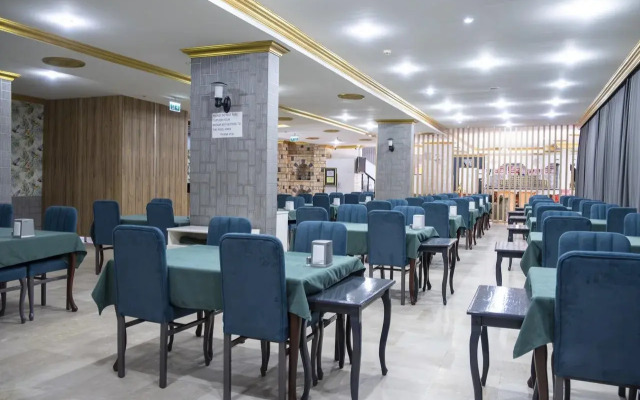 Mustis Royal Plaza Hotel