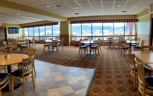 Days Inn & Suites by Wyndham Sutton Flatwoods