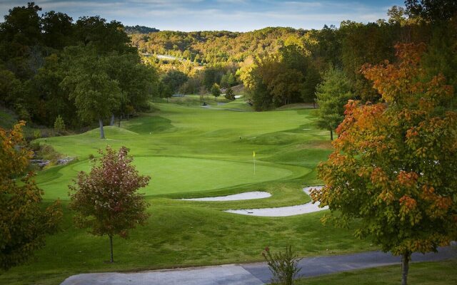 River's Creek 4 Bedroom Cabin by RedAwning