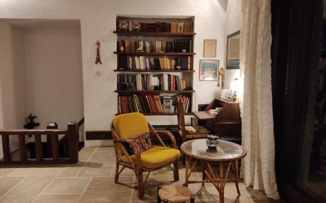 Lito's dream villa by the sea!