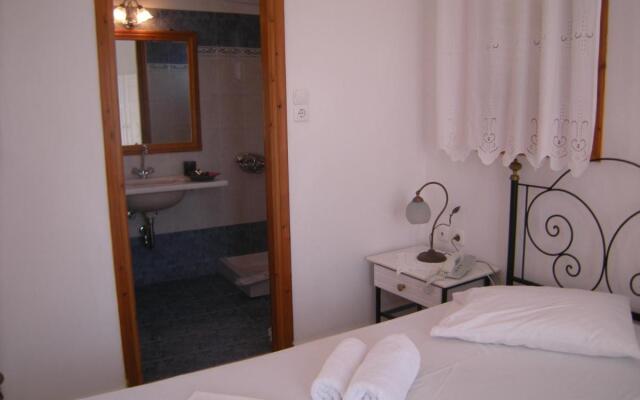 Hotel Roussos Beach