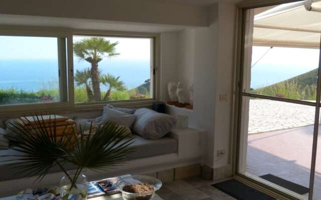 Cozy Villa in Sperlonga with Garden