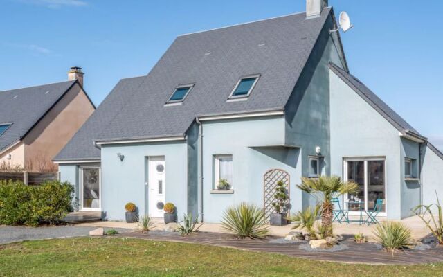 Holiday Home Blue House - BAY403